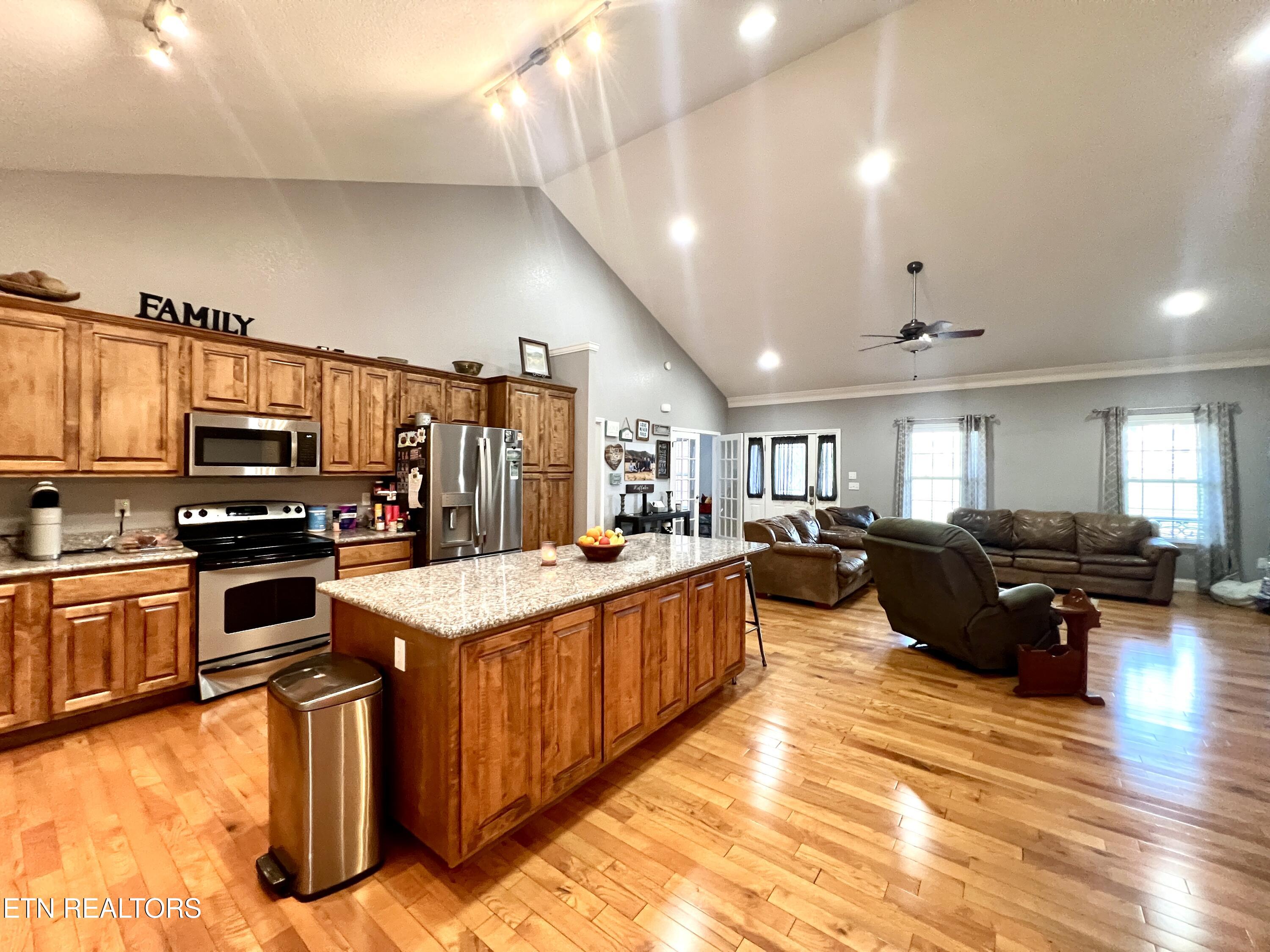 1329 Robert Ridge Rd