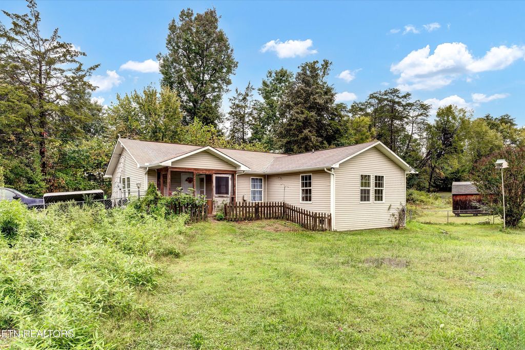 Photo of 225 2nd St, Corryton, TN 37721 (MLS # 1277847)