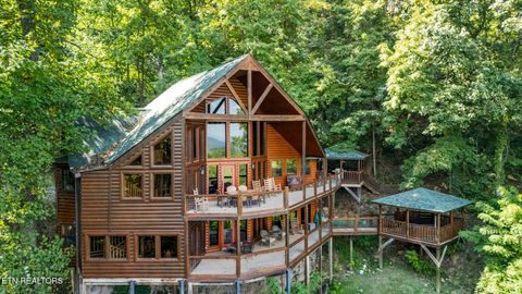 Photo of 3280 Balsam Slopes Rd, Sevierville, TN 37862 (MLS # 1332370)