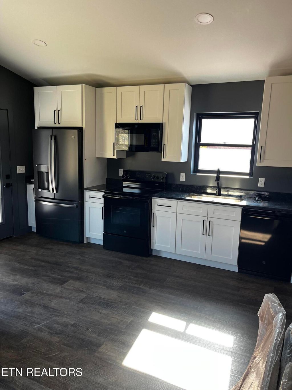 Photo of 298 Old Mail Rd, Crossville, TN 38555 (MLS # 1315437)