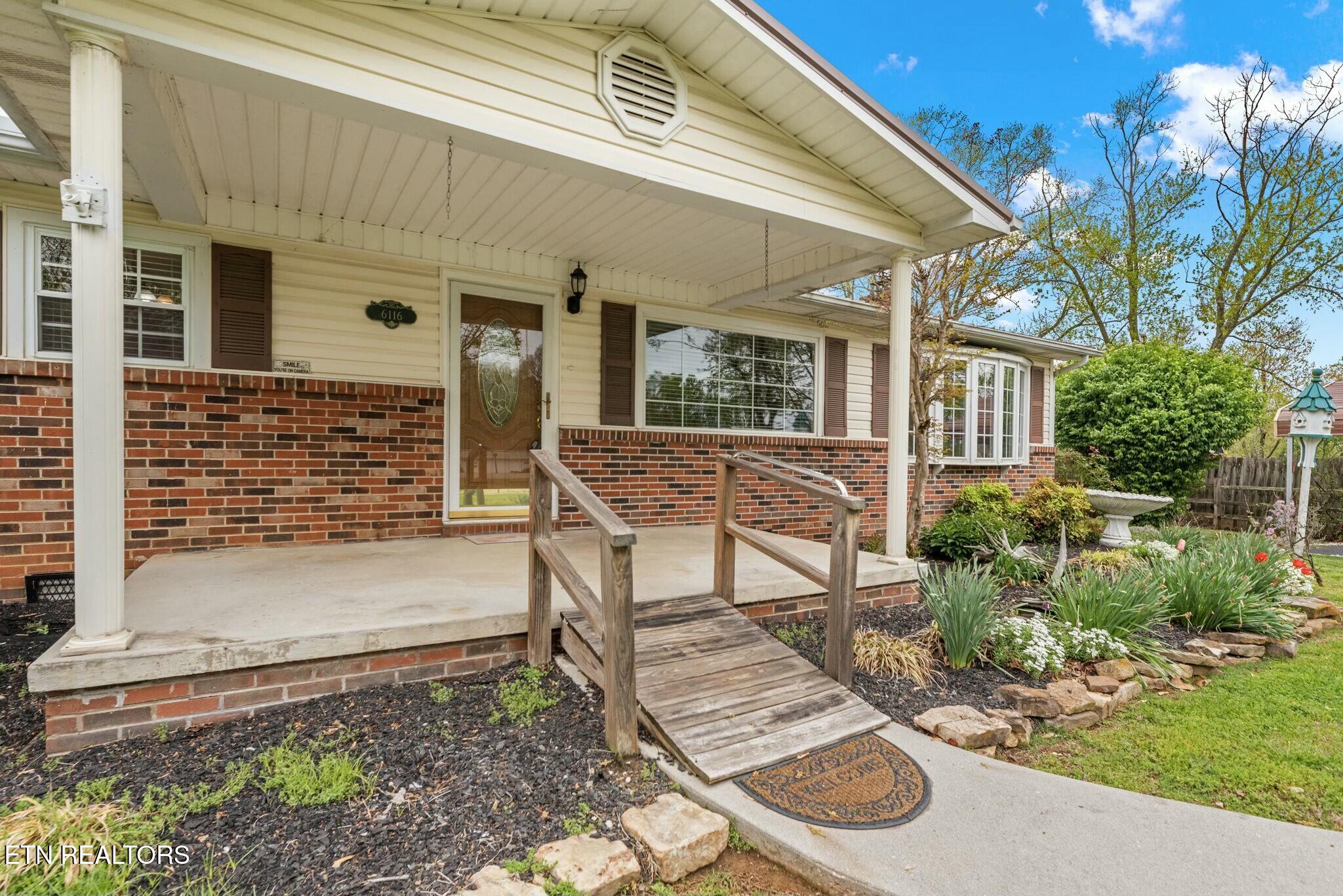 6116 McNeely Rd