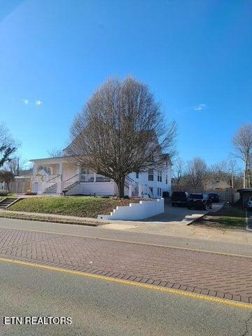 721 E First North St