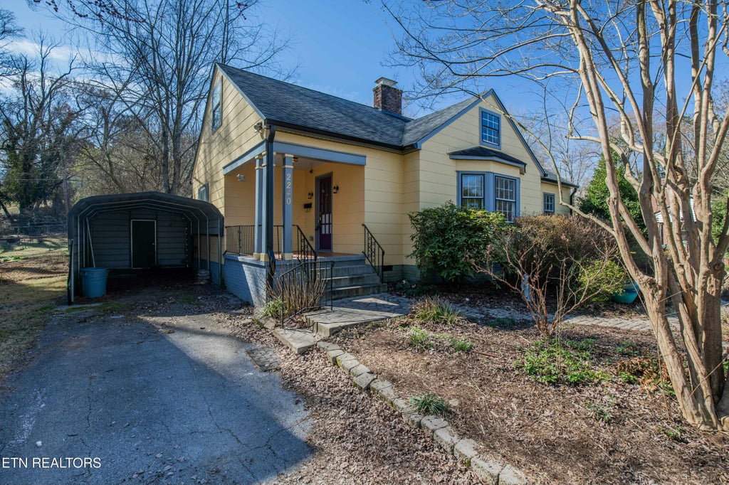 Photo of 2240 Maplewood Drive, Knoxville, TN 37920 (MLS # 1292354)