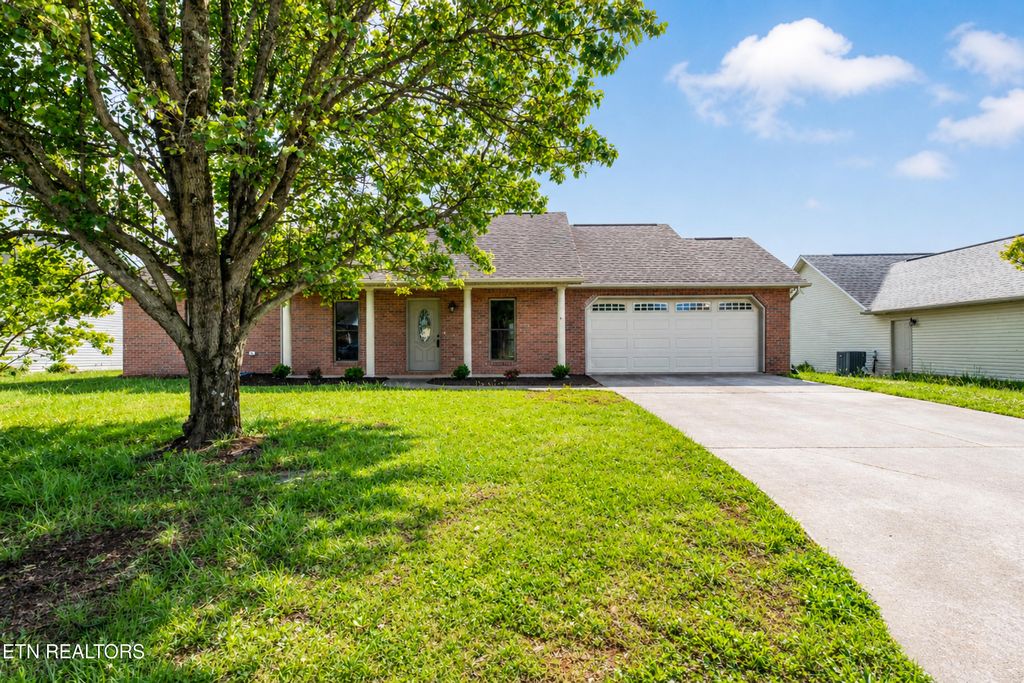 Photo of 317 Headrickview Drive, Maryville, TN 37804 (MLS # 1345620)