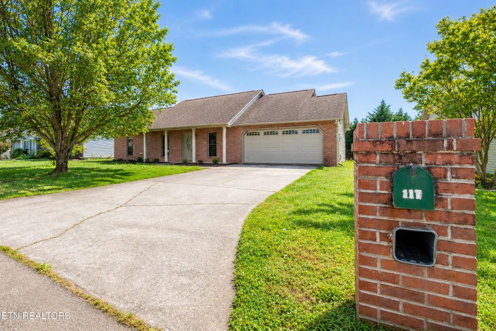 Photo of 317 Headrickview Drive, Maryville, TN 37804 (MLS # 1345620)