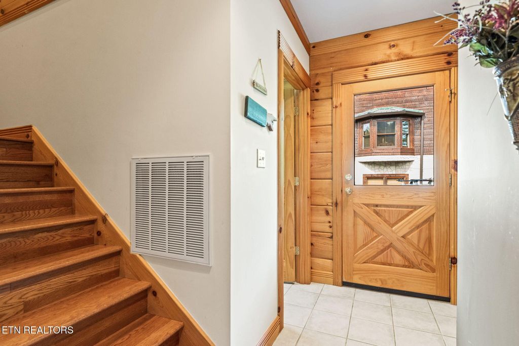 Photo of 152 Eagle Crest Ln, Tazewell, TN 37879 (MLS # 1304740)