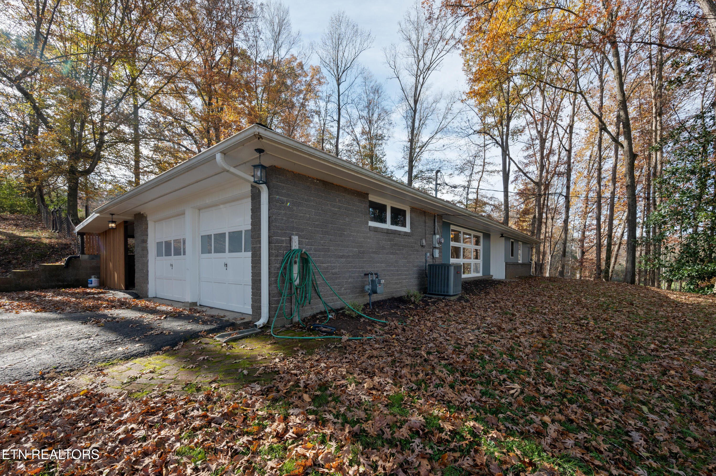 821 Blockhouse Valley Rd