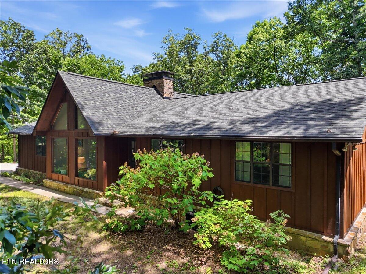 3433 Russellwood Drive