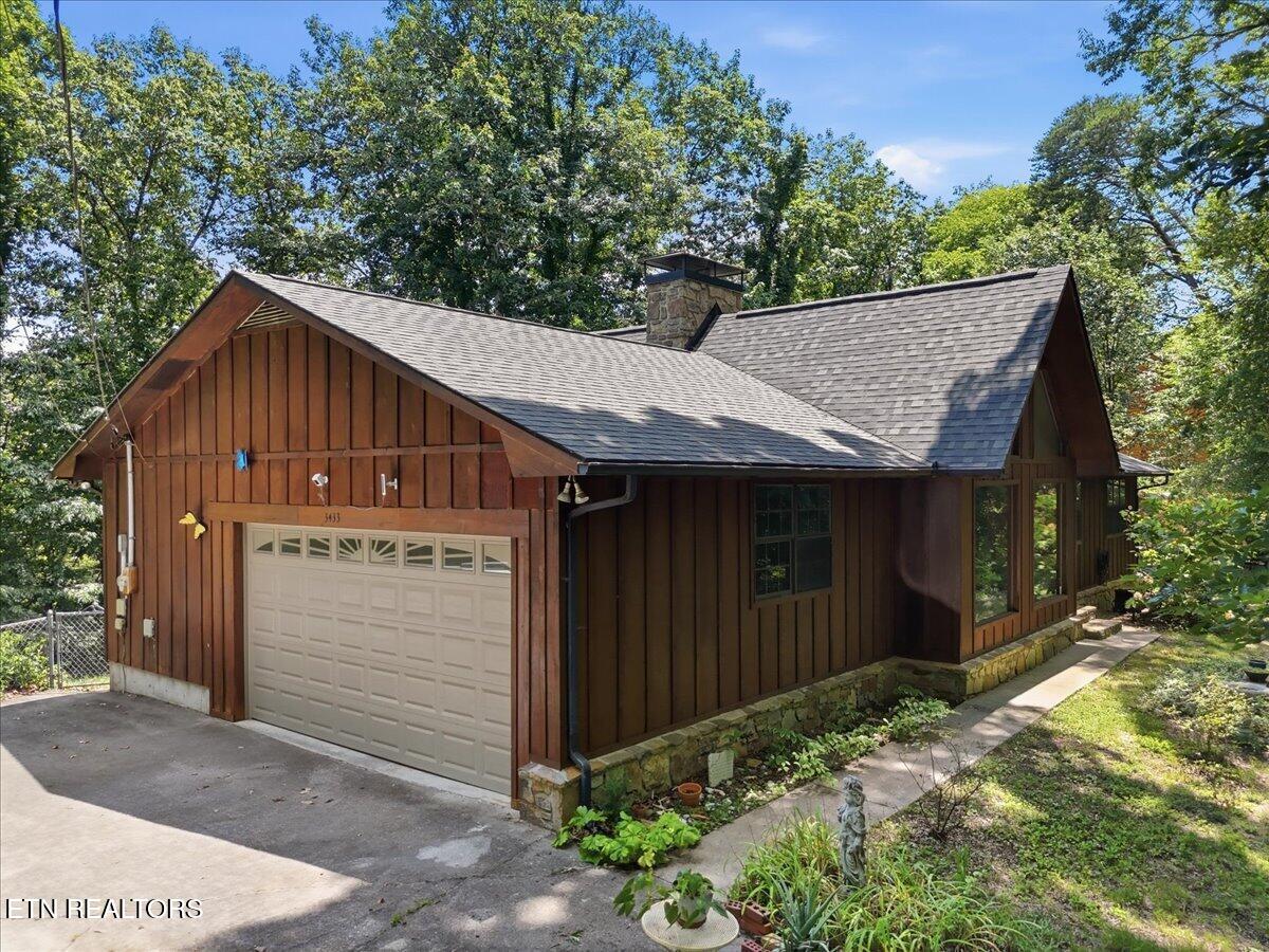 3433 Russellwood Drive