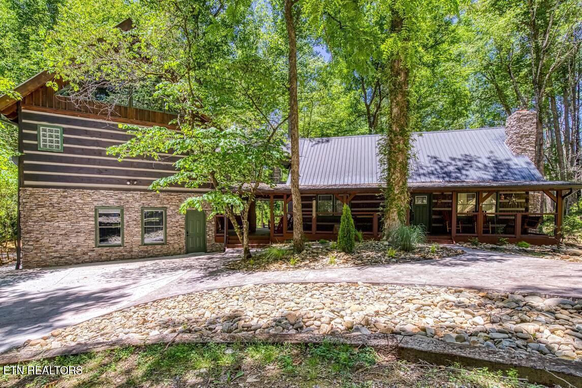 2440 Paradise Falls Way