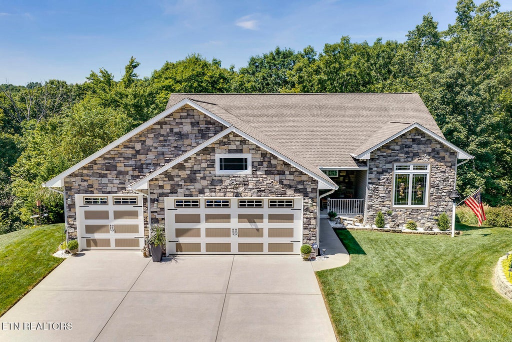 Photo of 204 Osage Place, Loudon, TN 37774 (MLS # 1353352)