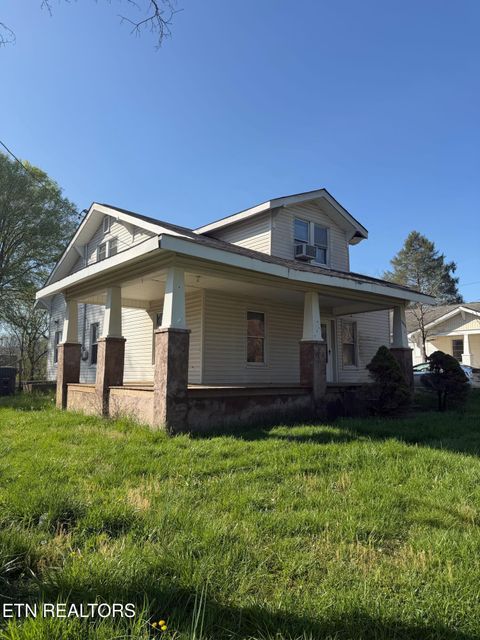 Photo of 2622 Woodrow Drive, Knoxville, TN 37918 (MLS # 1335308)