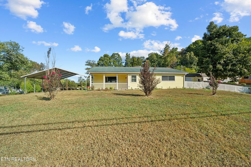 Photo of 4356 Wonderland Drive, Louisville, TN 37777 (MLS # 1288146)