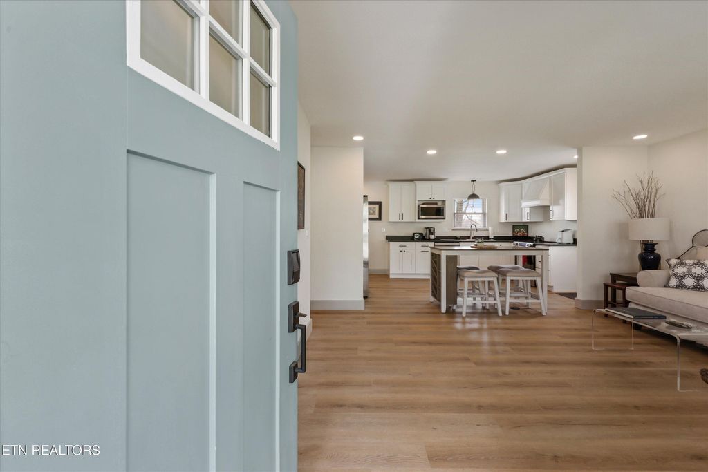 Photo of 1704 S Forest Drive, Knoxville, TN 37920 (MLS # 1333156)