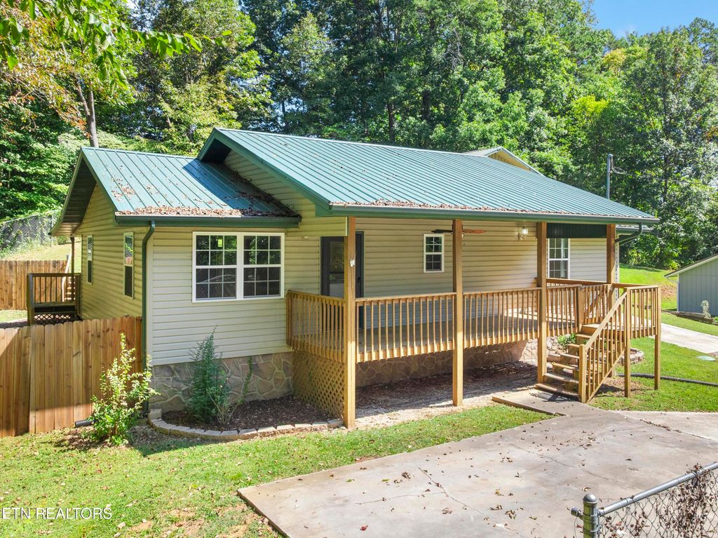 Photo of 2317 Arch Rock Drive, Sevierville, TN 37876 (MLS # 1316212)