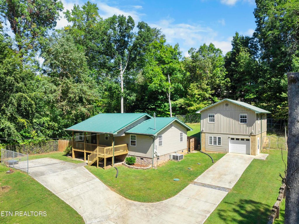 Photo of 2317 Arch Rock Drive, Sevierville, TN 37876 (MLS # 1316212)