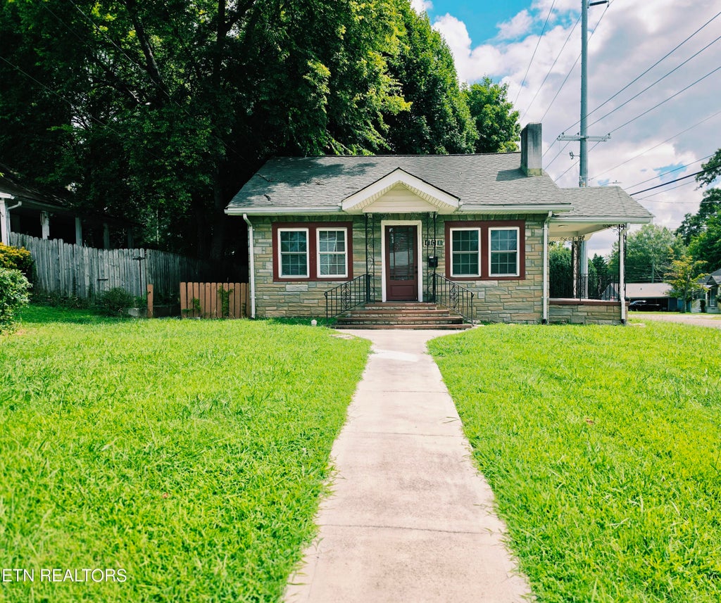 Photo of 601 W Glenwood Ave, Knoxville, TN 37917 (MLS # 1350703)