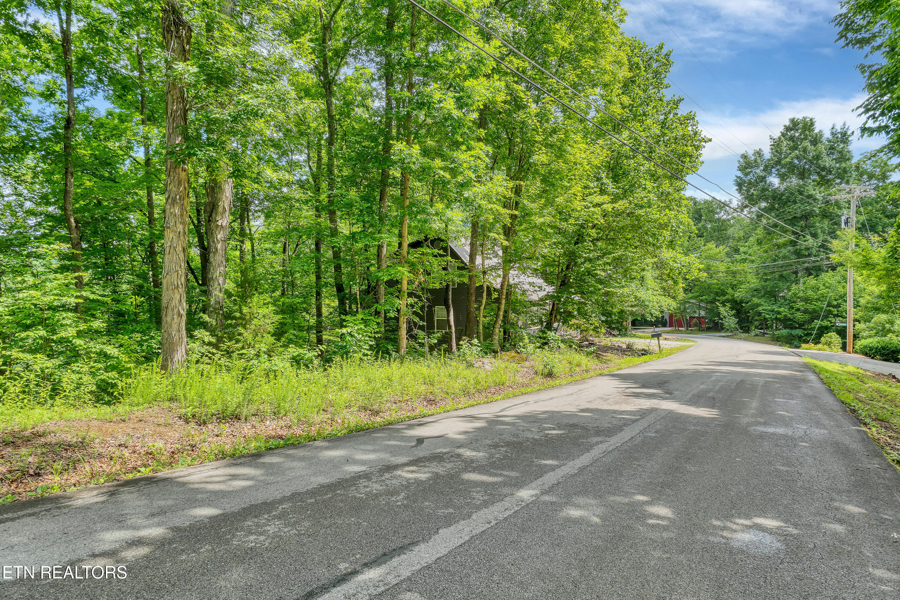 424 Laurel Rd