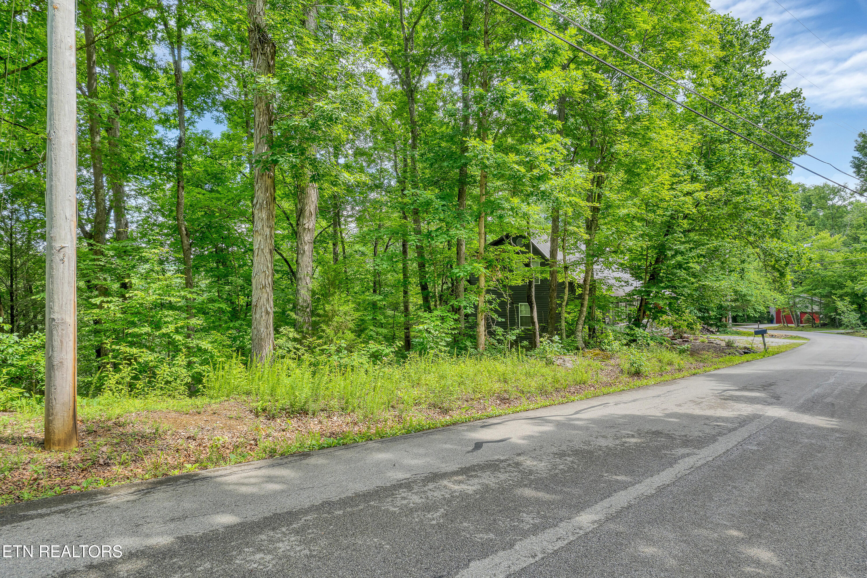 424 Laurel Rd