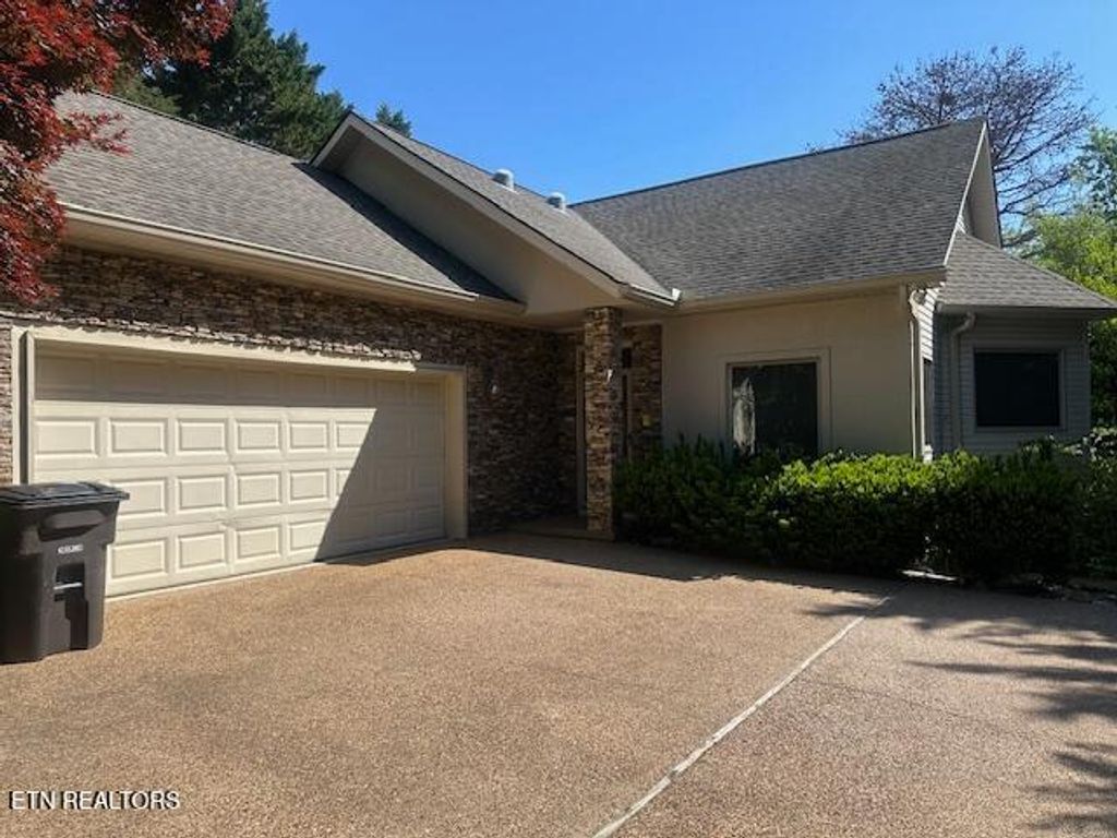 Photo of 305 Konawa Place, Loudon, TN 37774 (MLS # 1337707)