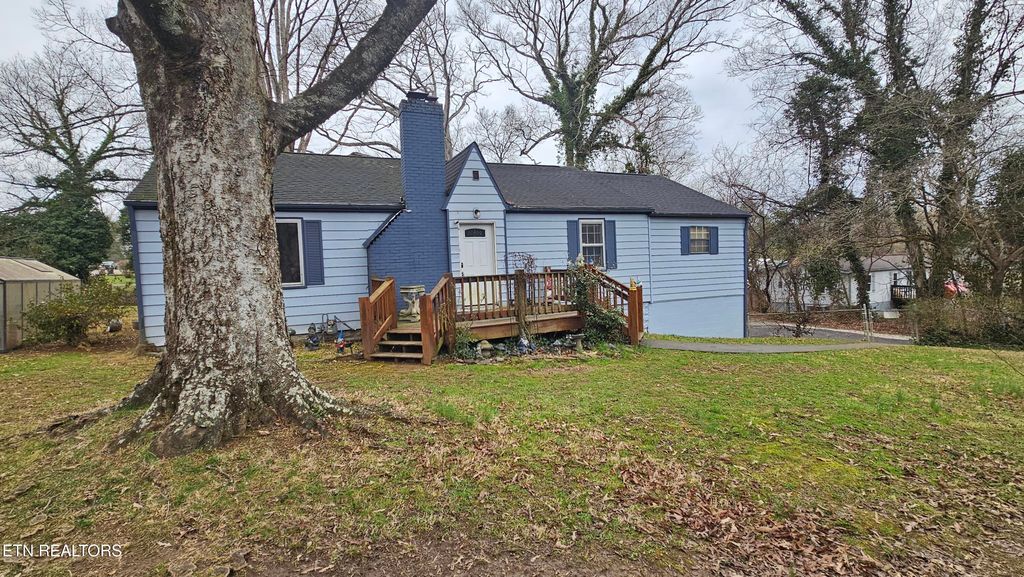 Photo of 305 Gilbert Lane, Knoxville, TN 37920 (MLS # 1331115)