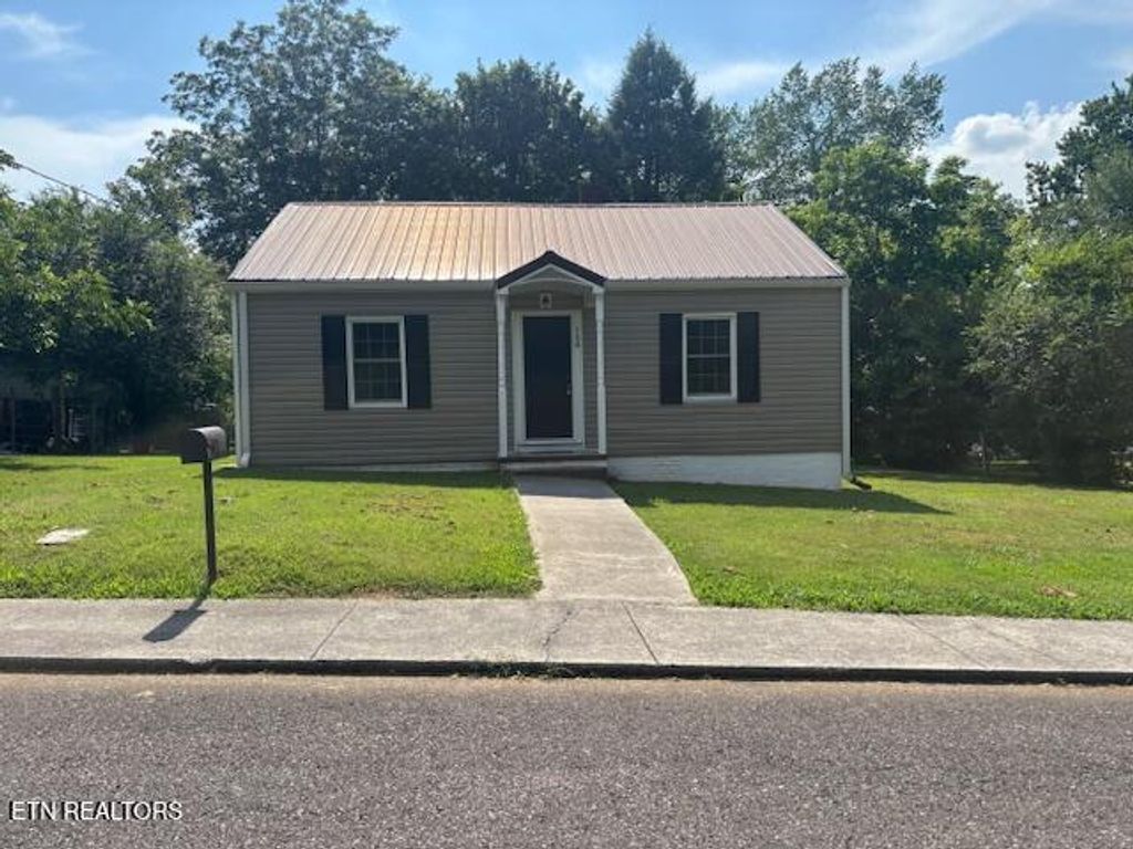 Photo of 156 Vine St, Madisonville, TN 37354 (MLS # 1307855)