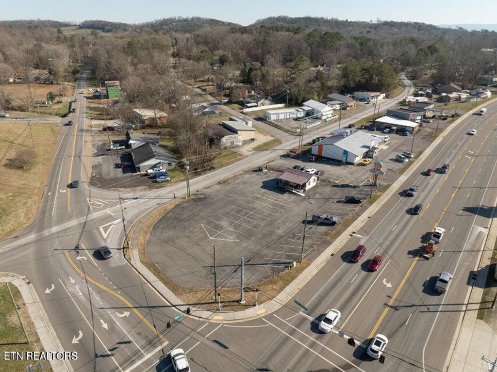 Photo of 709 S White St, Athens, TN 37303 (MLS # 1304597)