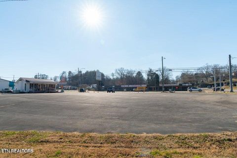 709 S White St Athens TN 37303