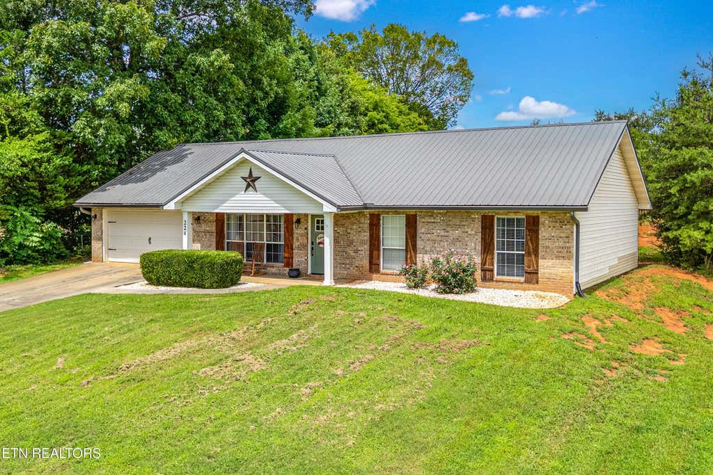 Photo of 224 Old Clover Hill Rd, Maryville, TN 37803 (MLS # 1350726)