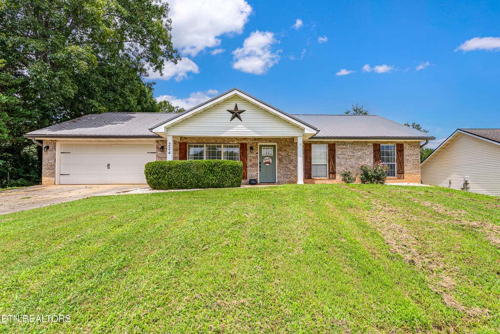 Photo of 224 Old Clover Hill Rd, Maryville, TN 37803 (MLS # 1350726)