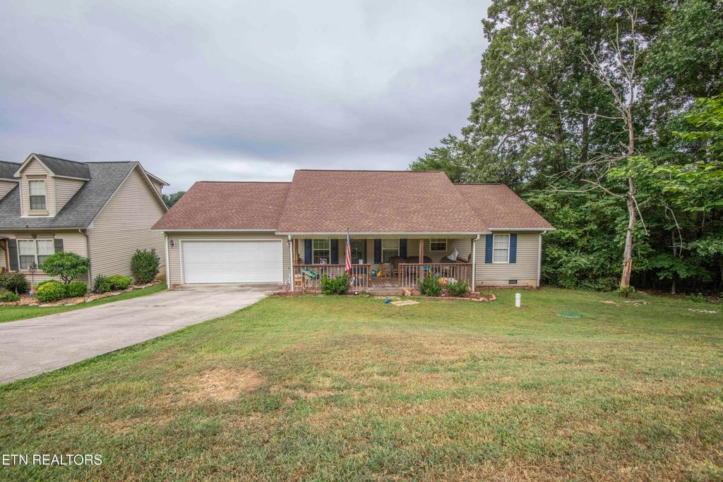 Photo of 131 Newport Way, Kingston, TN 37763 (MLS # 1311405)
