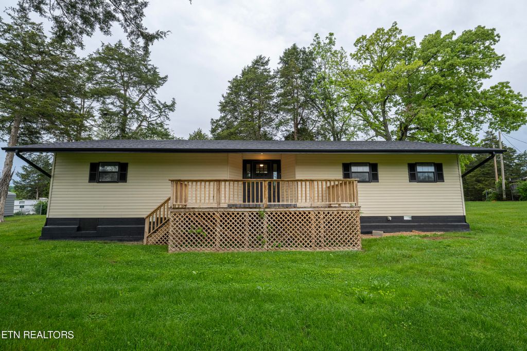 Photo of 128 Harness Rd, New Tazewell, TN 37825 (MLS # 1262254)