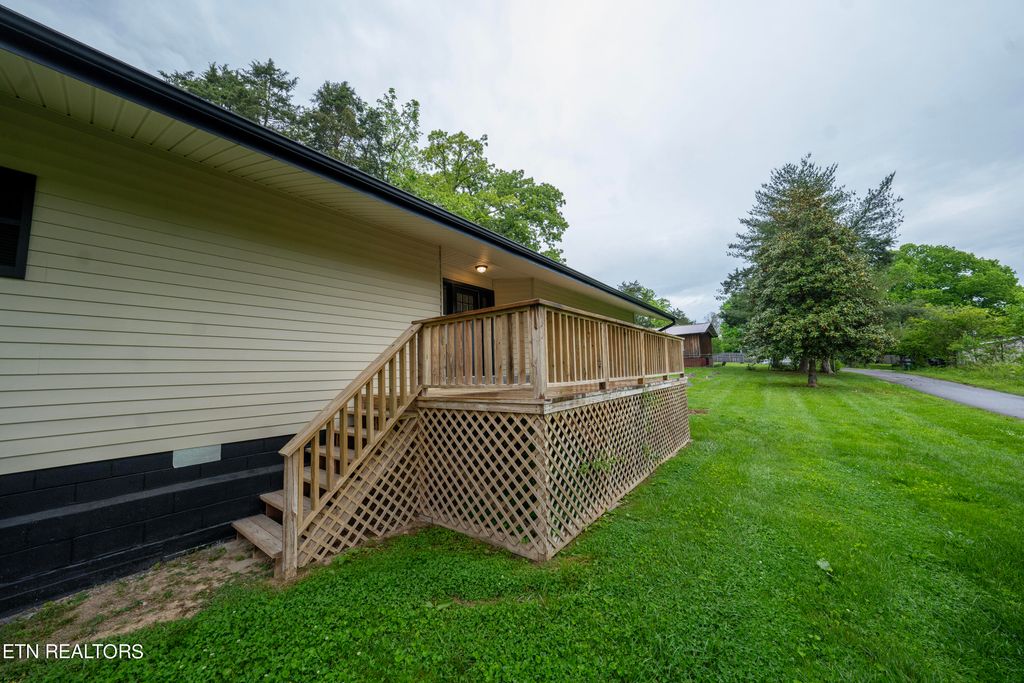 Photo of 128 Harness Rd, New Tazewell, TN 37825 (MLS # 1262254)