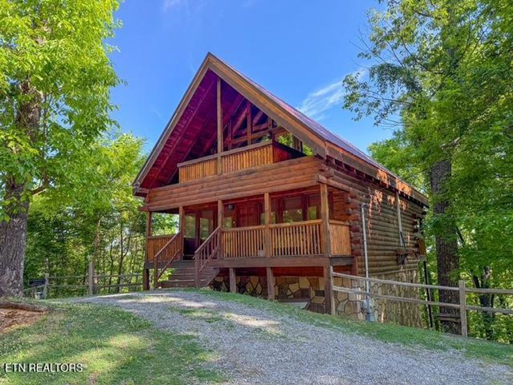 Photo of 1816 N Dogwood Lane, Sevierville, TN 37876 (MLS # 1339944)