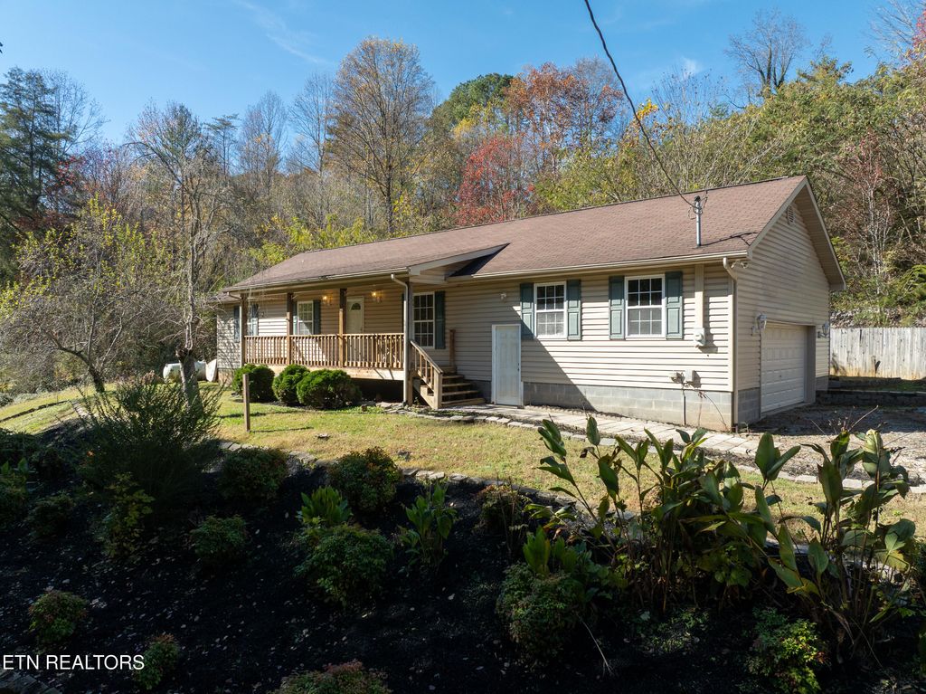 Photo of 5508 Old Walland Hwy Hwy, Walland, TN 37886 (MLS # 1320720)