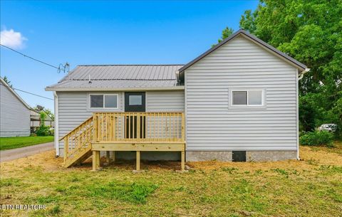 Tiny photo for 701 Childress Ave, Sweetwater, TN 37874 (MLS # 1340517)