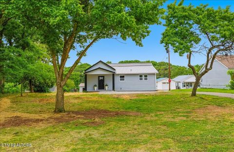 Tiny photo for 701 Childress Ave, Sweetwater, TN 37874 (MLS # 1340517)