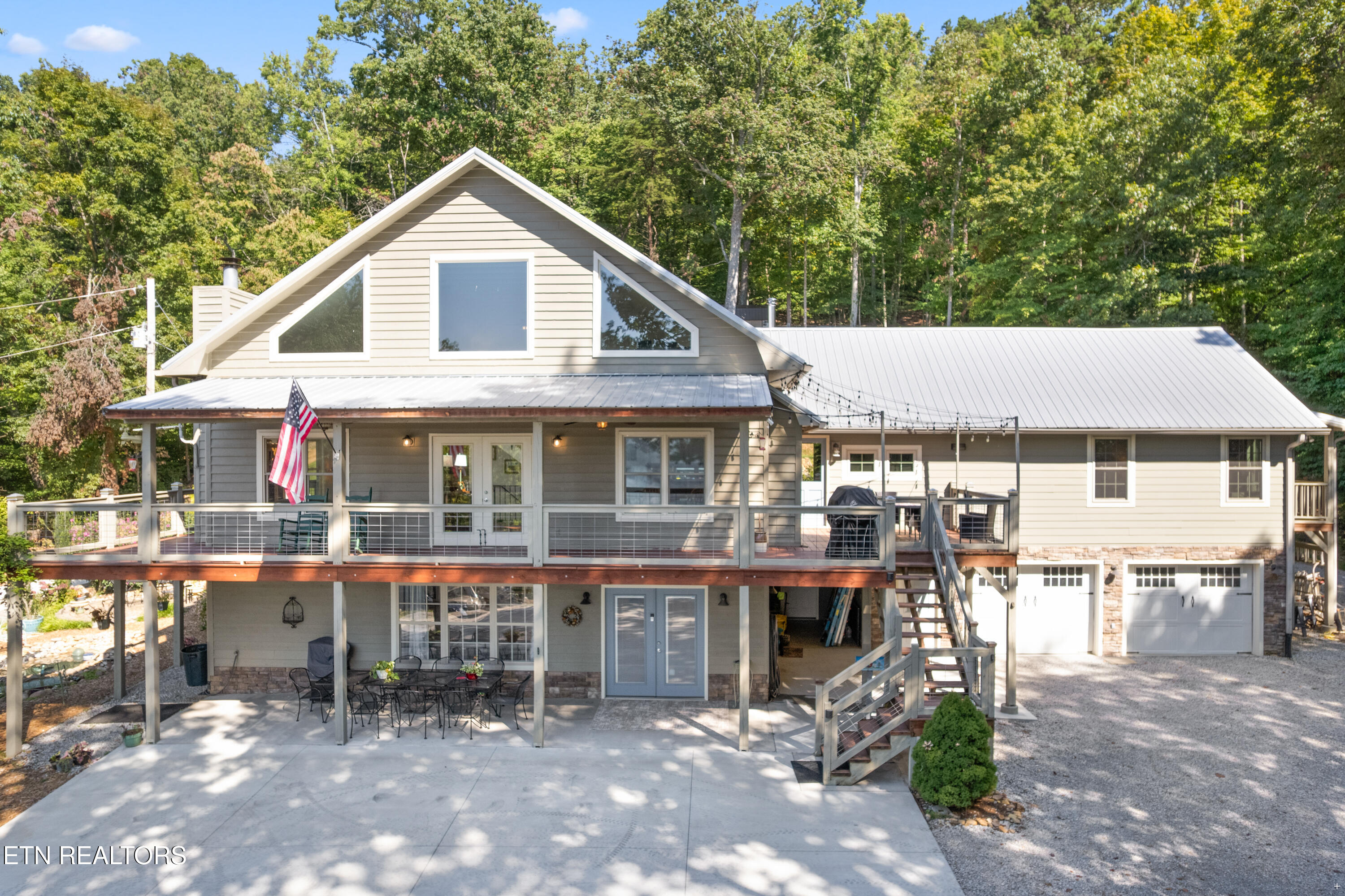 310 Lakeview Drive