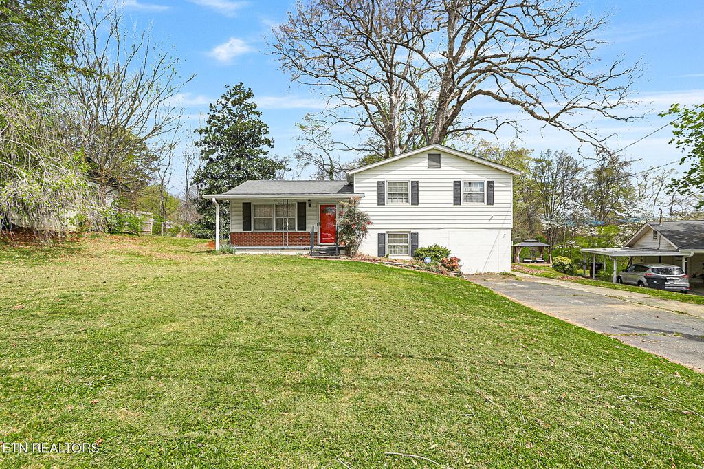 Photo of 4205 Myrtlewood Drive, Knoxville, TN 37921 (MLS # 1334952)