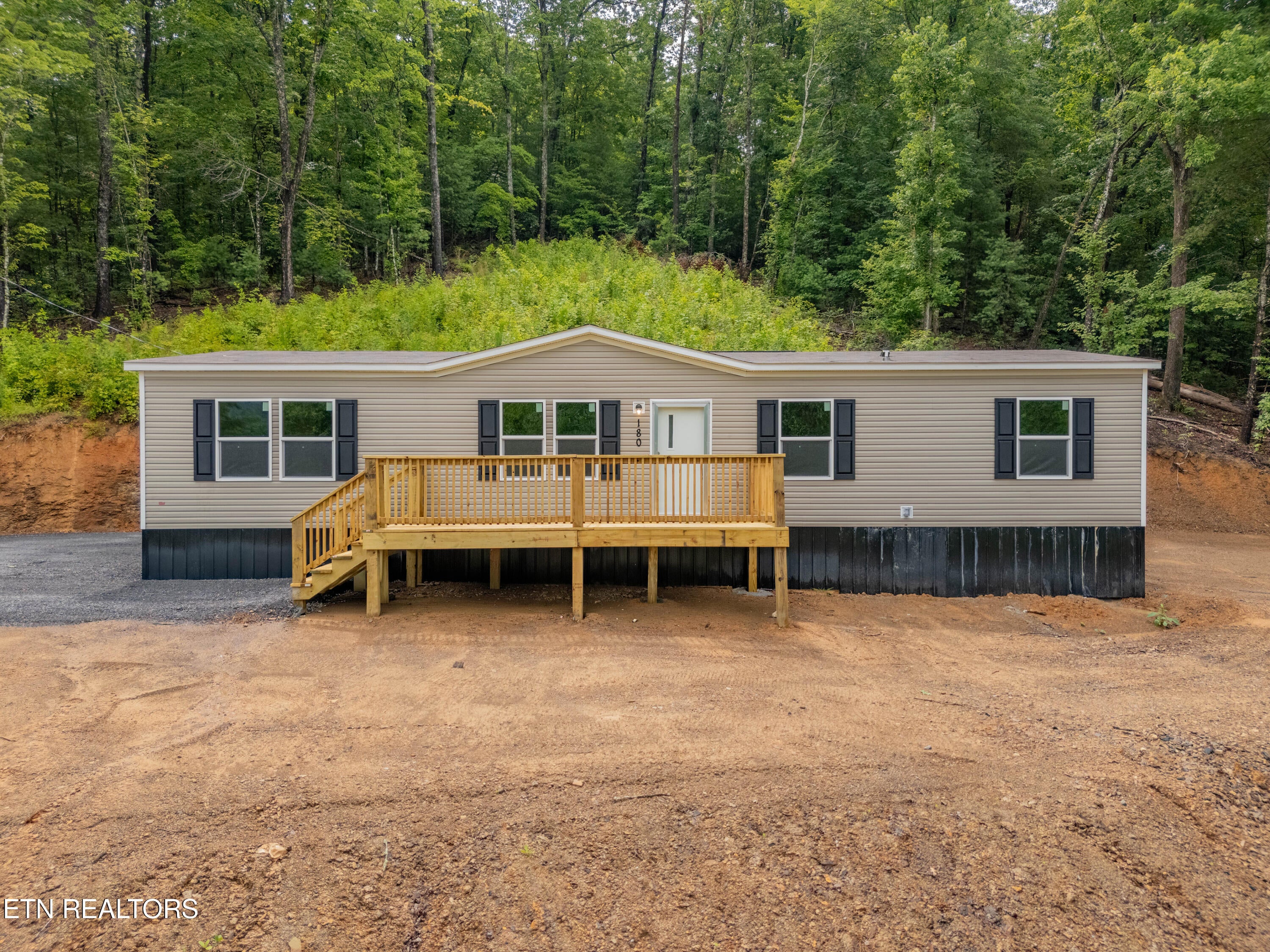 Photo 1 of 28 — 180 Balfour Drive, Harriman, TN 37748