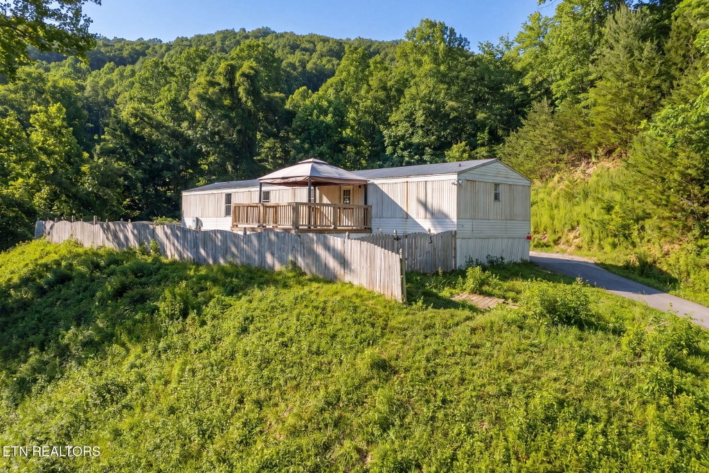 Photo of 425 Bazel Rd, Harriman, TN 37748 (MLS # 1356343)