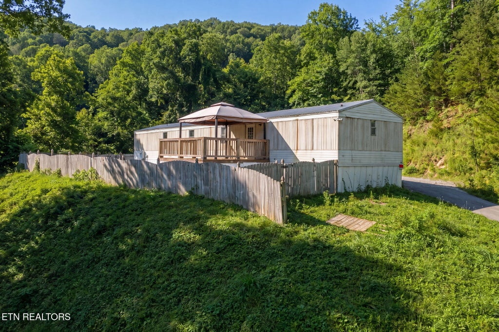Photo of 425 Bazel Rd, Harriman, TN 37748 (MLS # 1356343)