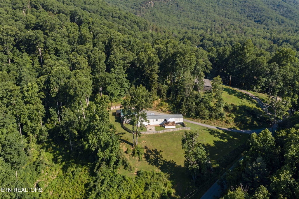 Photo of 425 Bazel Rd, Harriman, TN 37748 (MLS # 1356343)