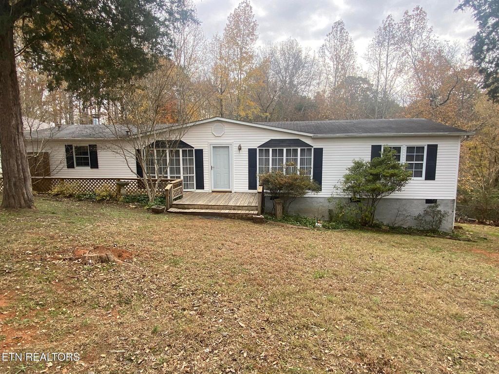 Photo of 425 Lake Harbor Drive, Kingston, TN 37763 (MLS # 1322676)