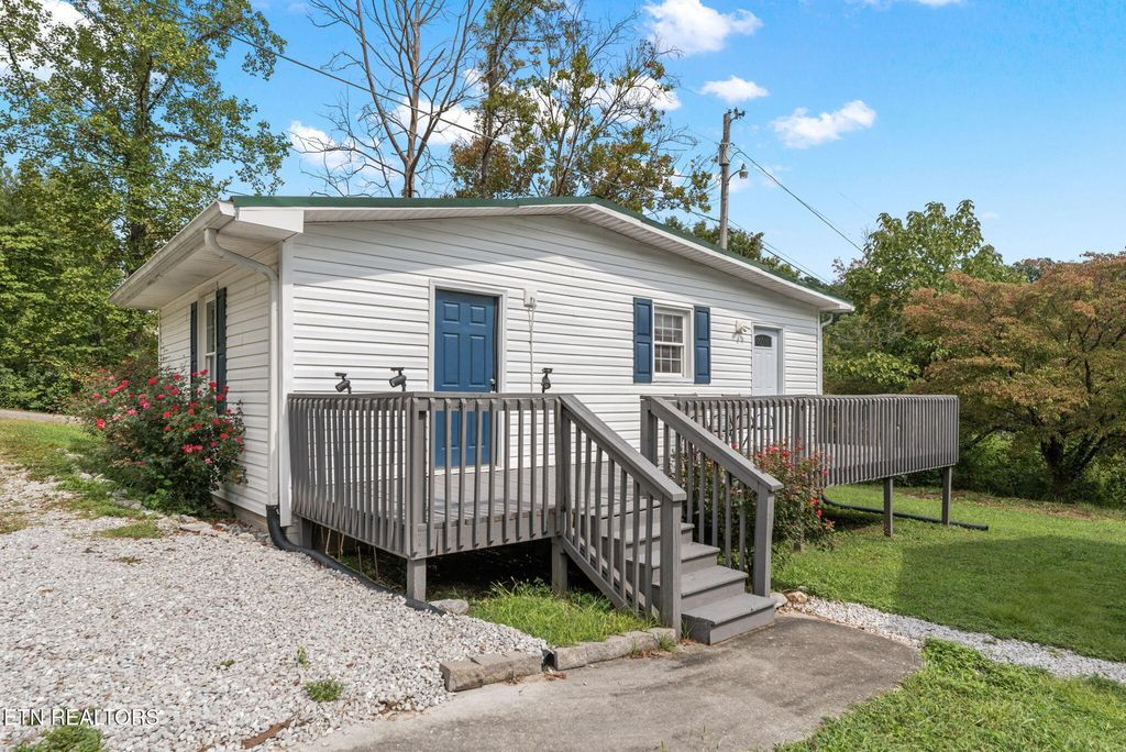 Photo of 195 Waddell Lane, Caryville, TN 37714 (MLS # 1314288)