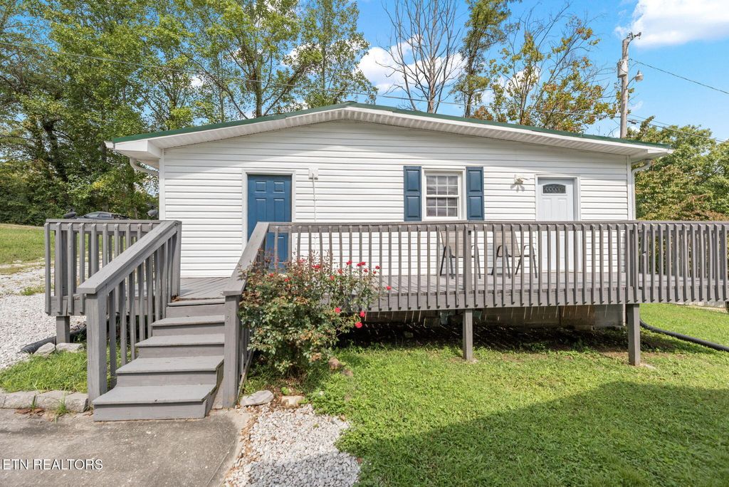 Photo of 195 Waddell Lane, Caryville, TN 37714 (MLS # 1314288)