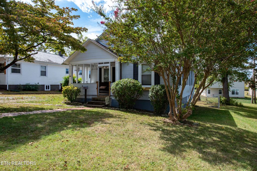Photo of 1549 Lodge St, Alcoa, TN 37701 (MLS # 1240941)