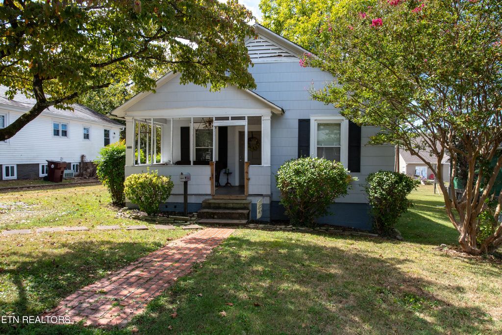 Photo of 1549 Lodge St, Alcoa, TN 37701 (MLS # 1240941)