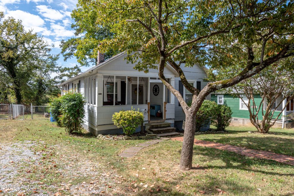 Photo of 1549 Lodge St, Alcoa, TN 37701 (MLS # 1240941)