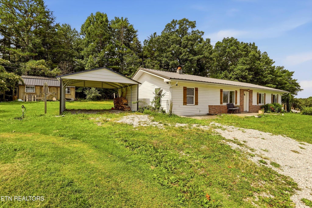 Photo of 1563 Riggs Chapel Rd, Harriman, TN 37748 (MLS # 1351272)